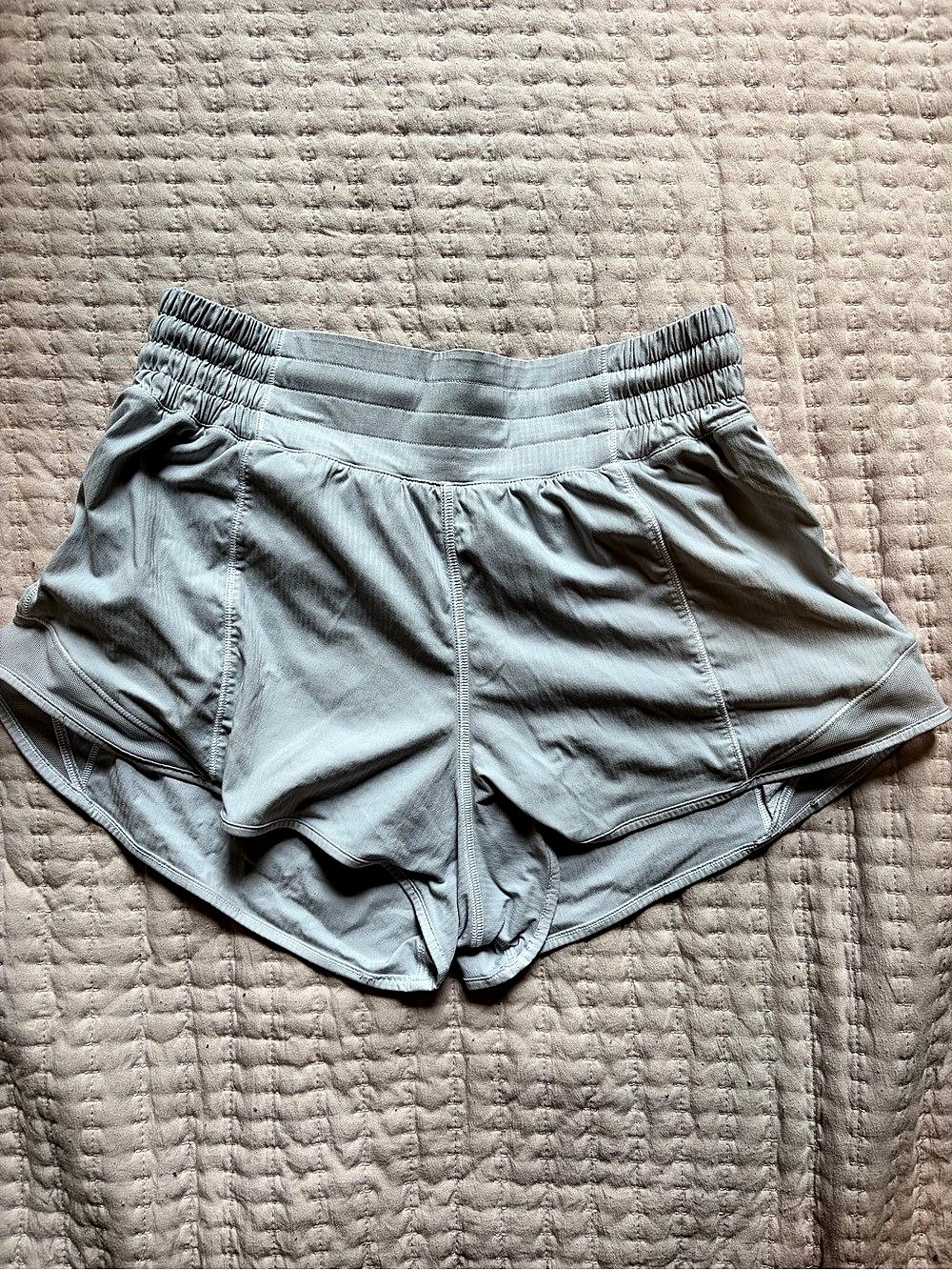 Lululemon High Rise Hotty Hot Short 2.5” White